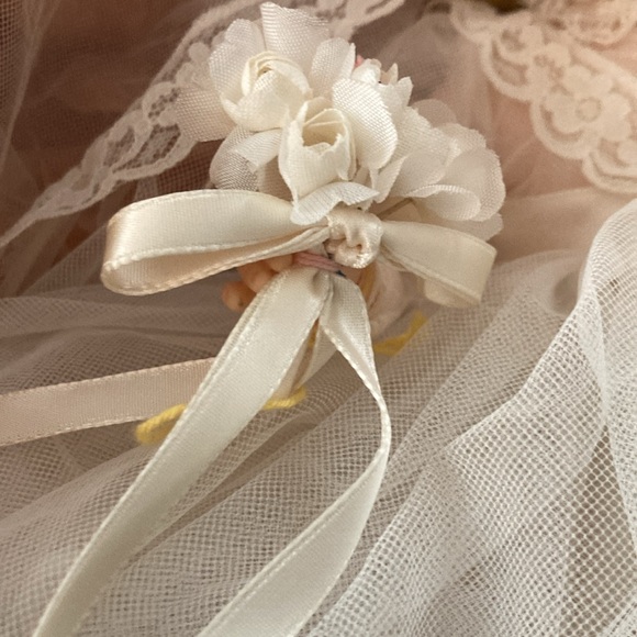 Madame Alexander Bride Doll 13" - Picture 4 of 7